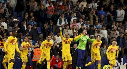 Barcelona vence clássico e garante o título do campeonato espanhol com antecedência