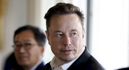 Musk, dono da Tesla, vai à China e se reúne com governo para discutir construção de nova fábrica no país