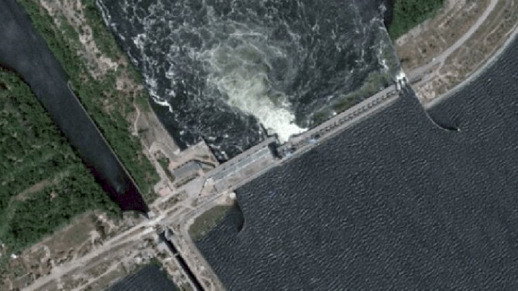 ANTES E DEPOIS: imagens de satélite mostram destruição causada por rompimento de barragem na Ucrânia
