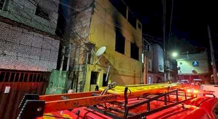 Quarto pega fogo e mulher morre carbonizada em Belo Horizonte