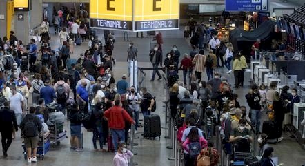 PF faz operação contra quadrilha que troca bagagens em aeroporto de SP para enviar drogas à Europa