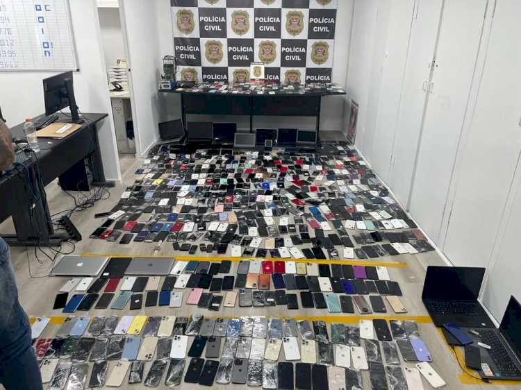 Operação da polícia no Centro de SP apreende mais de mil celulares roubados e máquina para desbloquear aparelhos