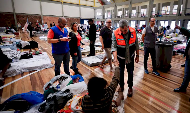 Gaúchos atingidos por enchentes têm documentos emitidos gratuitamente