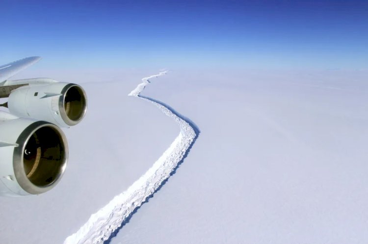 Trilhões de toneladas de gelo derretem de plataformas protetoras da Antártida, aponta estudo